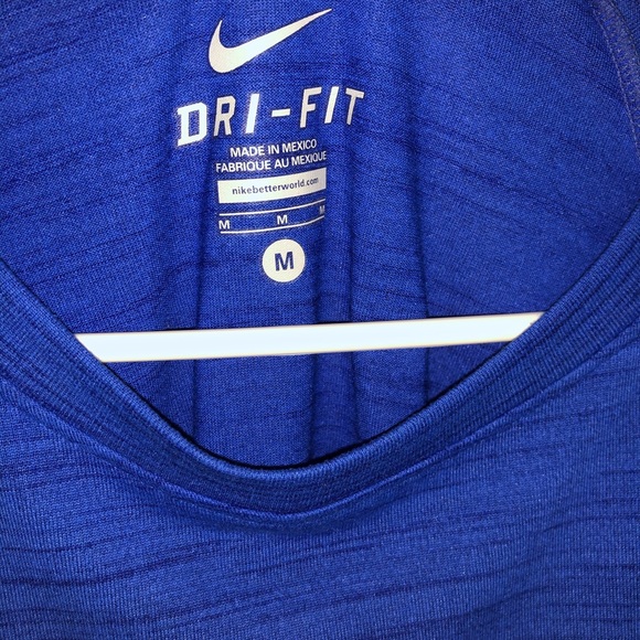 🔹 Nike Long Sleeve 🔹 - Picture 2 of 3